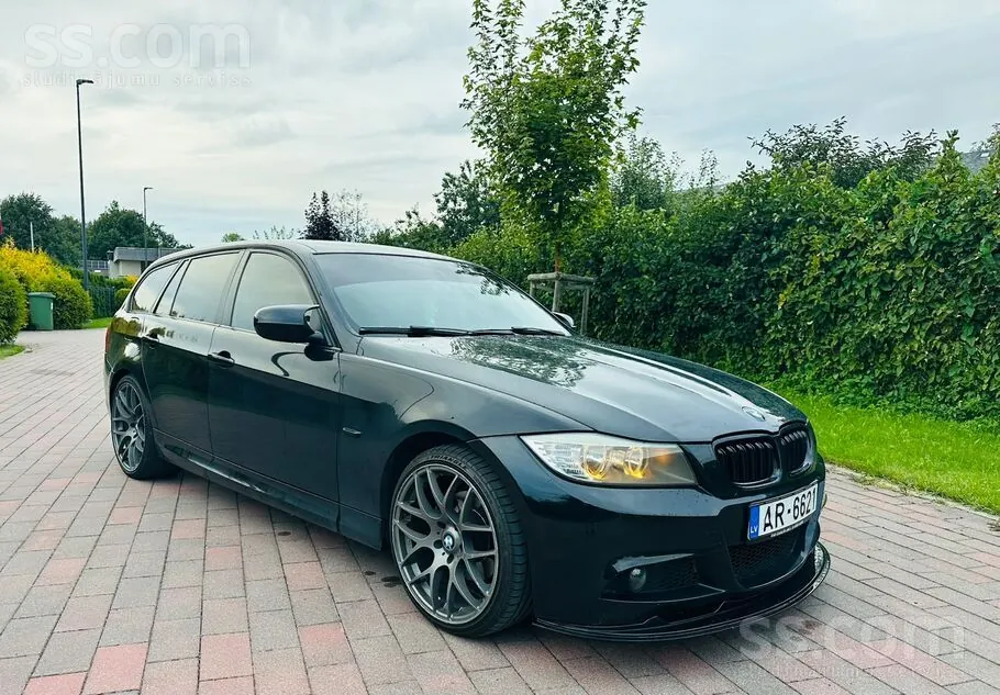 BMW 318 2010 photo 5