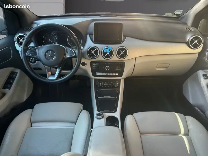 Mercedes-Benz B-Class 2016 photo 2