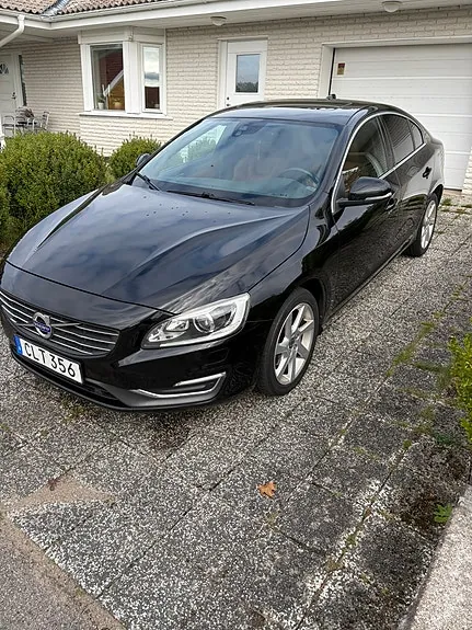 Volvo S60 2015 photo 2