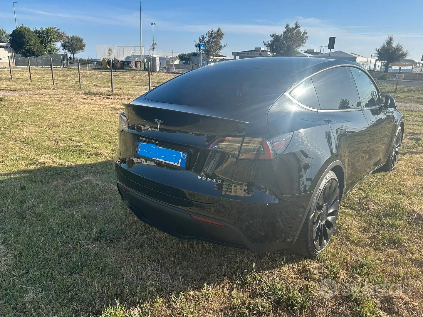 Tesla Model Y 2023 photo 4