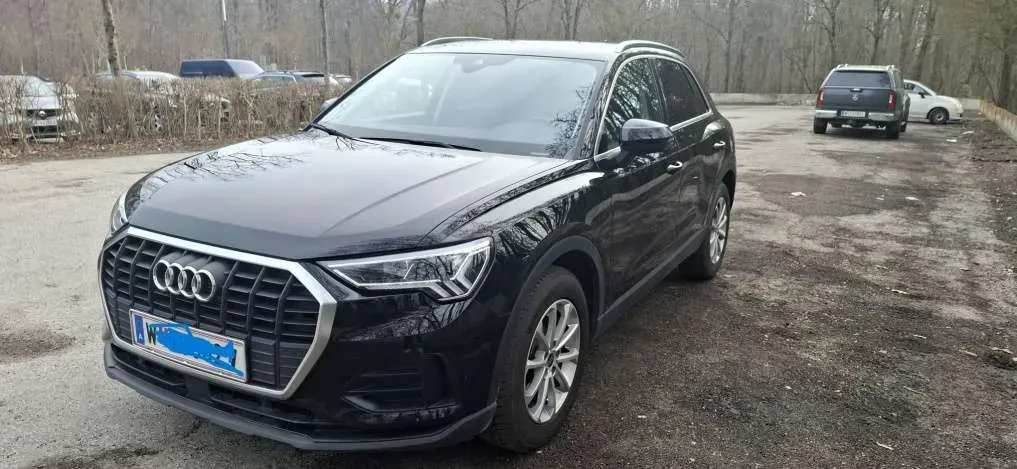 Audi Q3 2023 photo 2