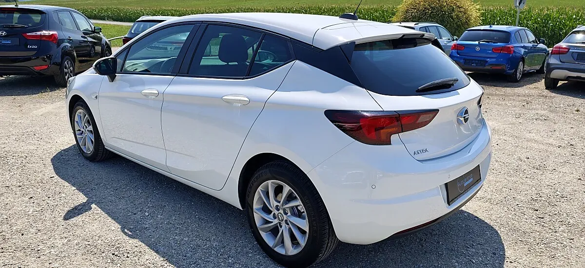 Opel Astra 2020 photo 3