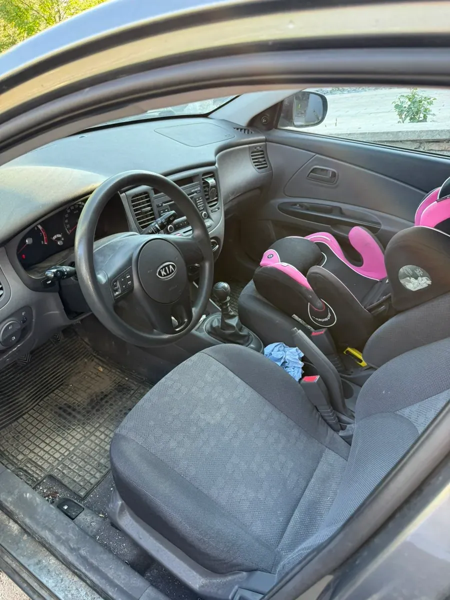 Kia Rio 2010 photo 3