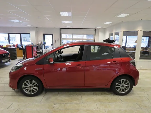 Toyota Yaris 2014 photo 2