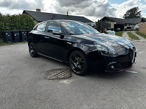 Alfa Romeo Giulietta 2018 photo 3
