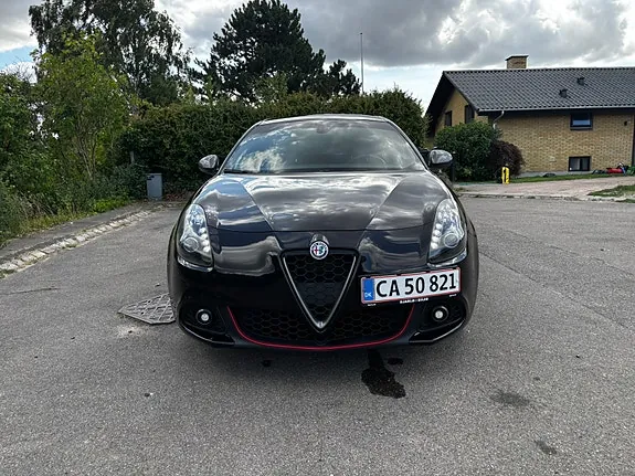 Alfa Romeo Giulietta 2018 photo 2