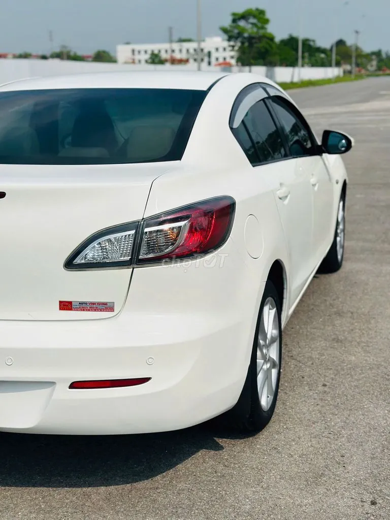 Mazda 3 2014 photo 4