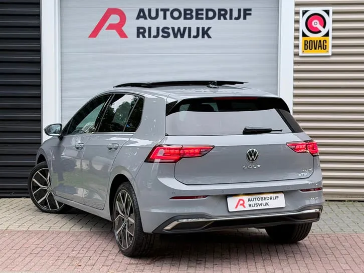 Volkswagen Golf 2024 photo 3