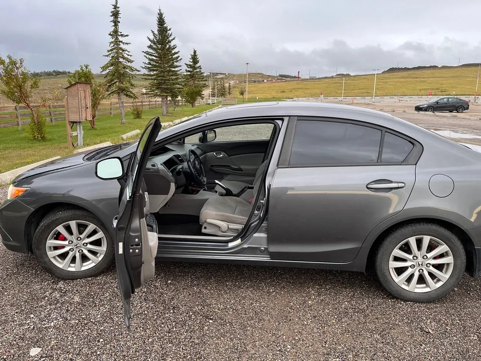 Honda Civic 2012 photo 3