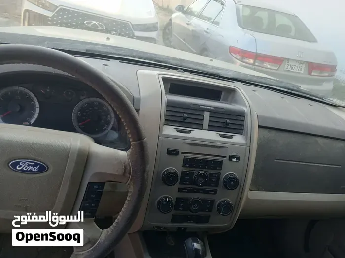 Ford Escape 2011 photo 4