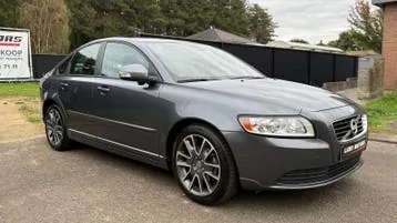 Volvo S40 2012 photo 2