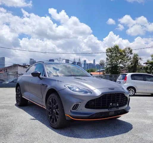 Aston Martin Dbx