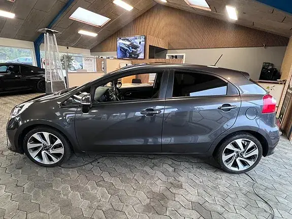 Kia Rio 2015 photo 4