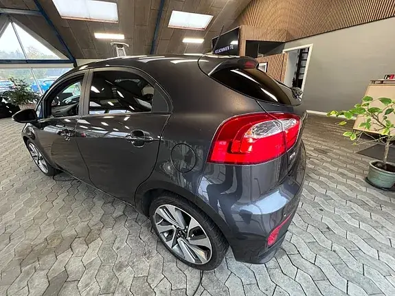 Kia Rio 2015 photo 5