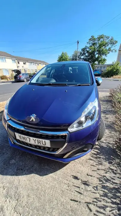 Peugeot 208 2017 photo 2