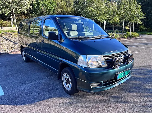 Toyota Hiace 2008 photo 2