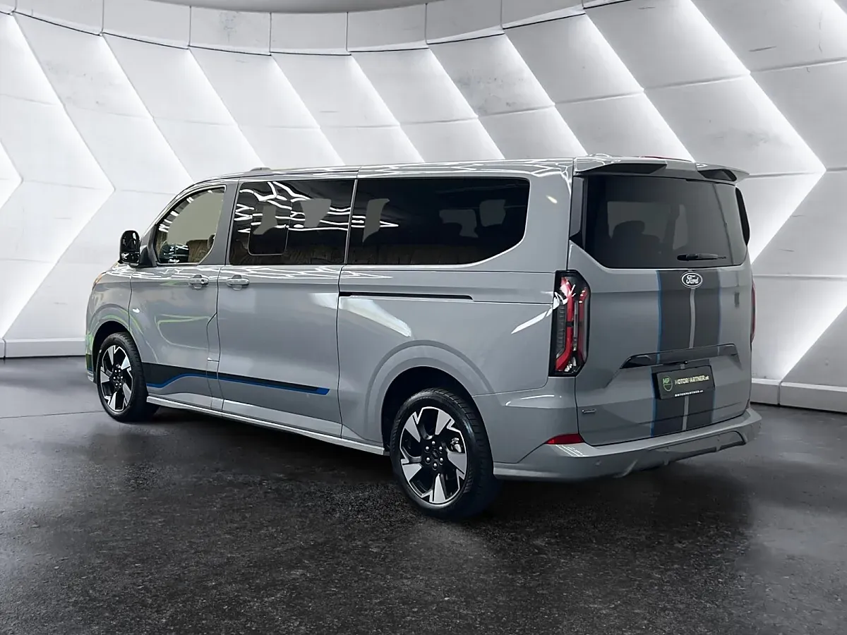 Ford Tourneo Custom 2026 photo 3