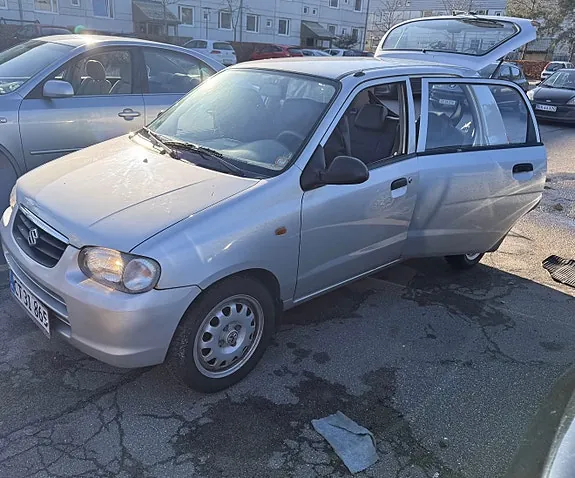 Suzuki Alto 2004 photo 2
