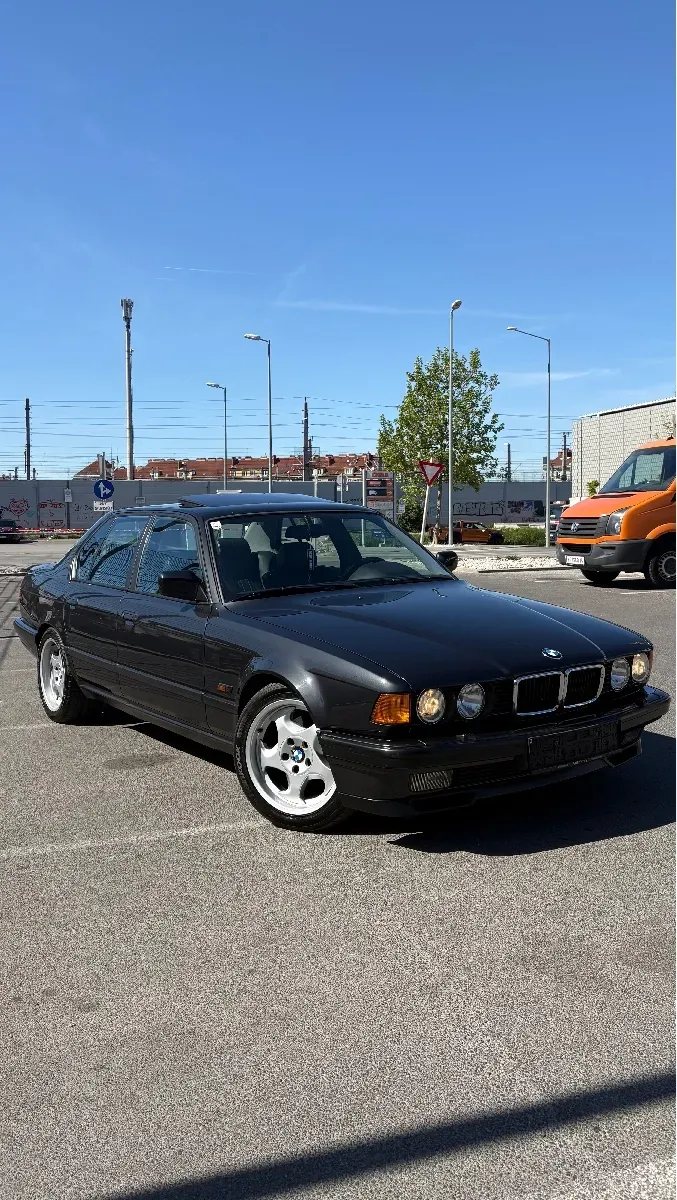 BMW 7 Series 1993 photo 2