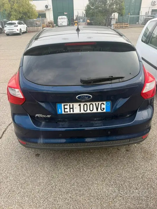 Ford Focus 2011 photo 3