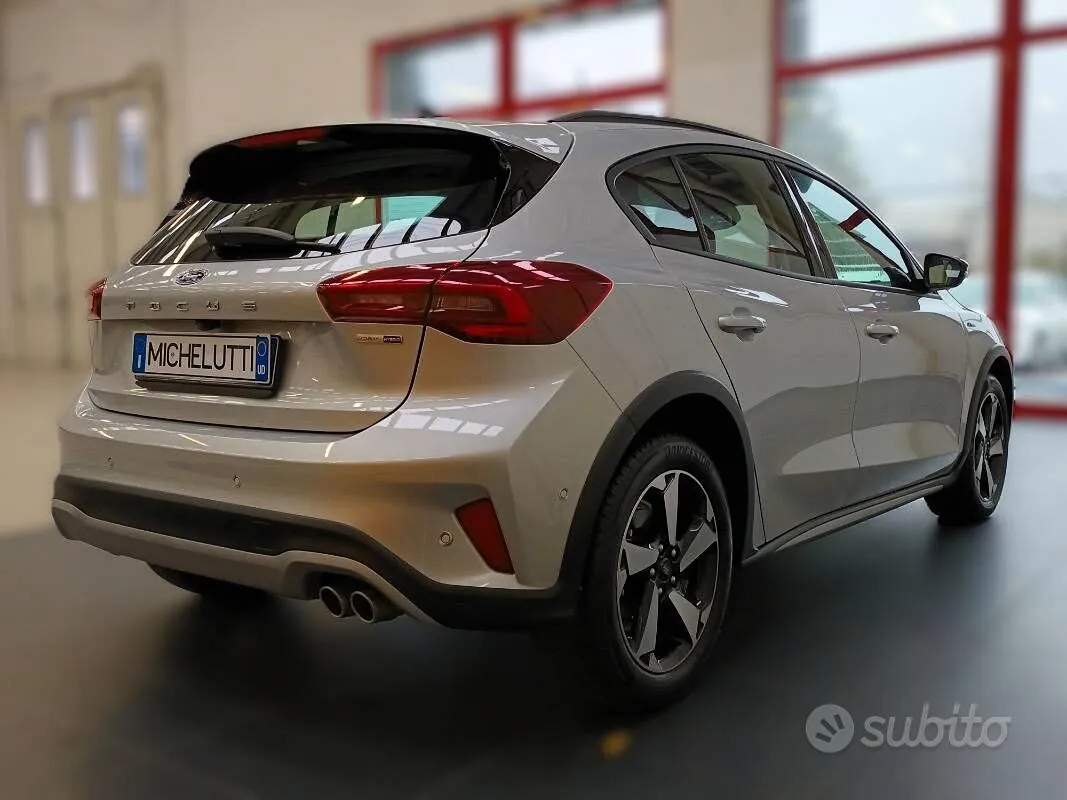 Ford Focus 2023 photo 4