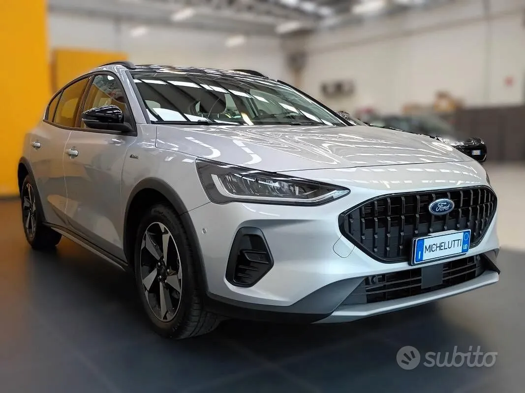 Ford Focus 2023 photo 3