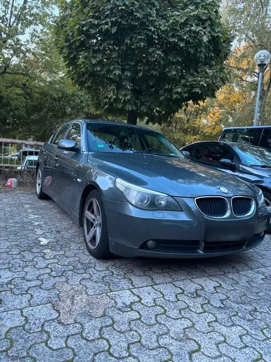 BMW 520I