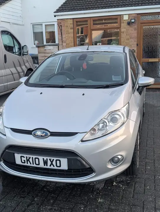 Ford Fiesta 2010 photo 3