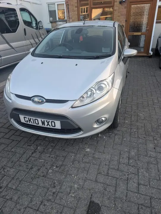 Ford Fiesta 2010 photo 4