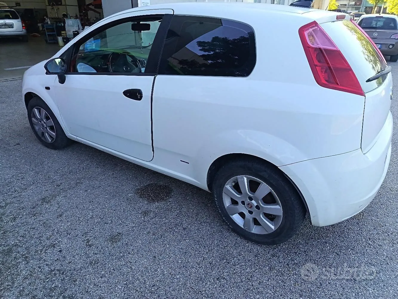 Fiat Grande Punto 2008 photo 4
