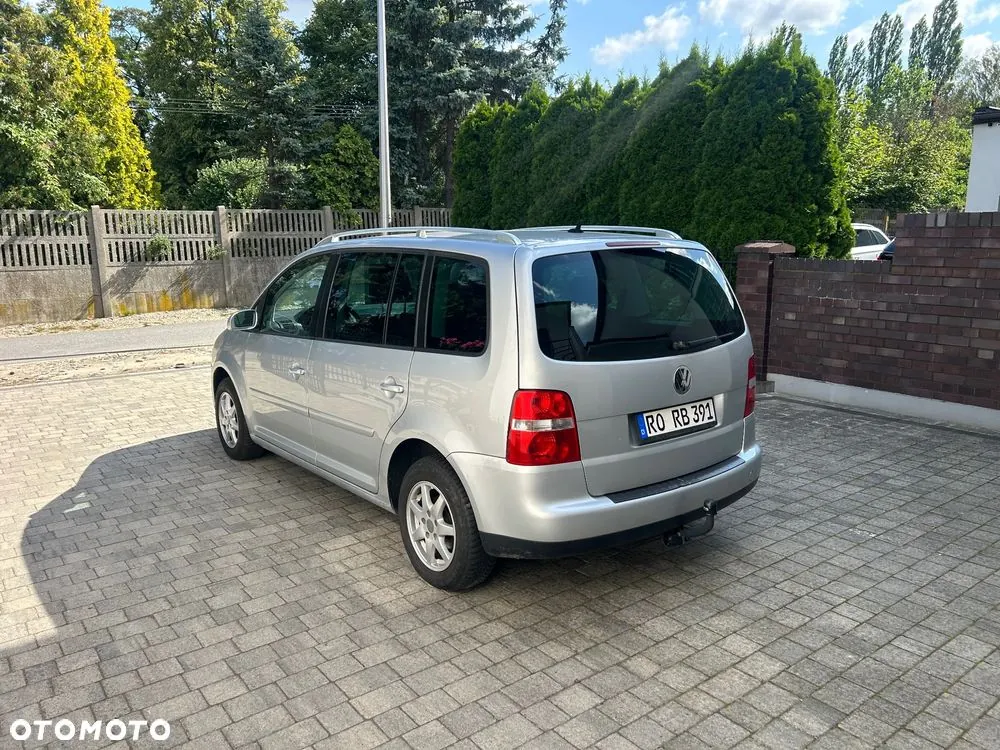 Volkswagen Touran 2004 photo 4