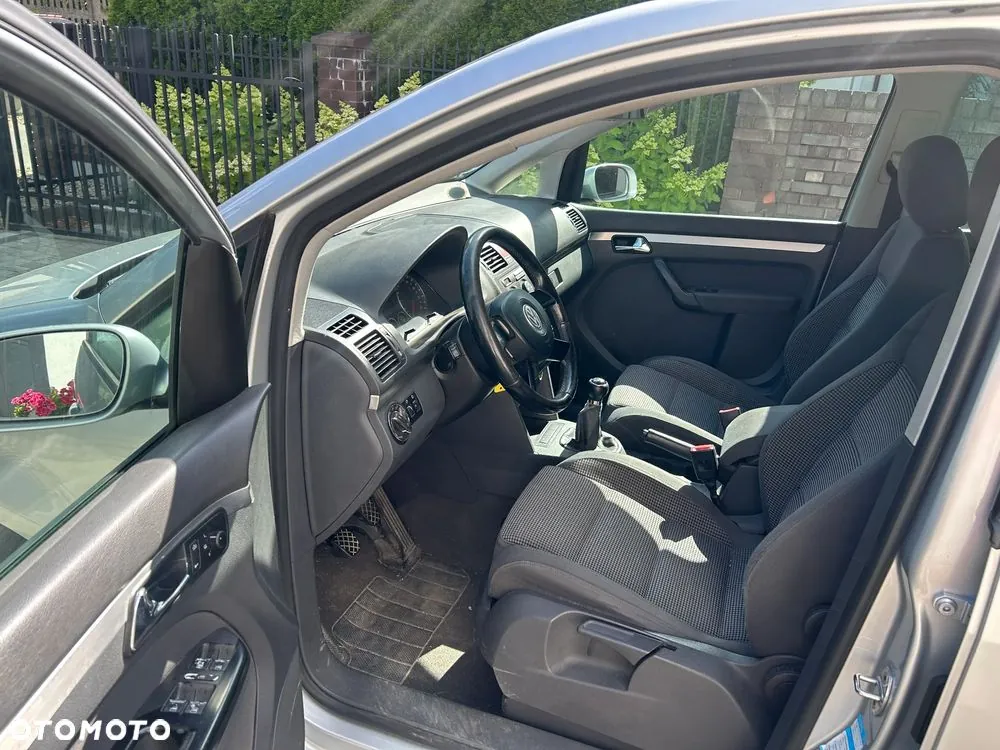 Volkswagen Touran 2004 photo 5