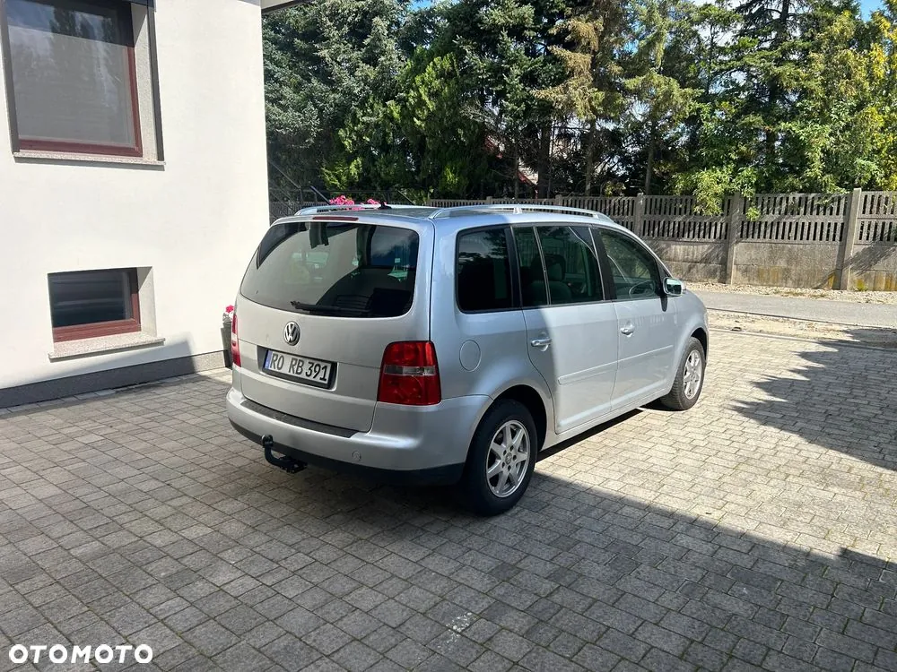 Volkswagen Touran 2004 photo 3