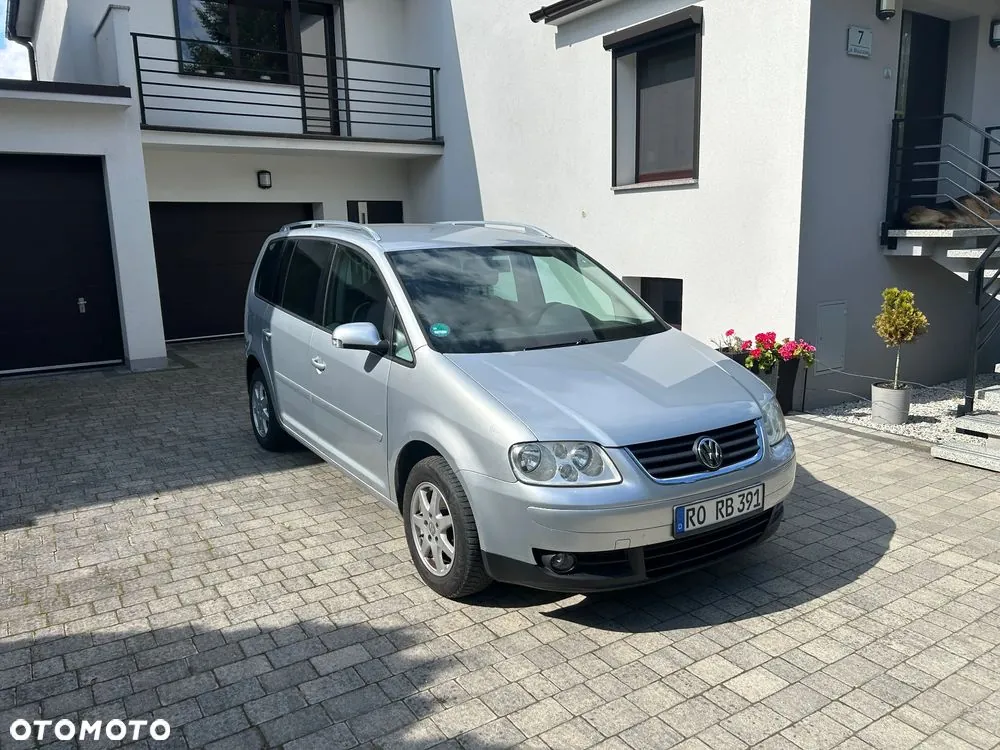 Volkswagen Touran 2004 photo 2