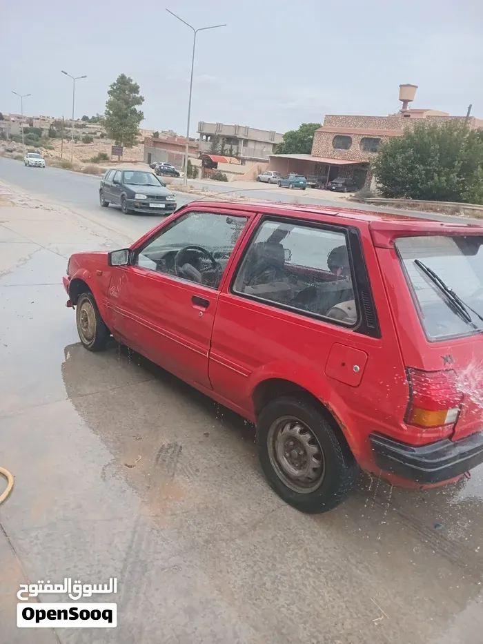 Toyota Starlet 1988 photo 2