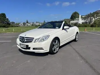 Mercedes-Benz E-Class 2011 photo 2