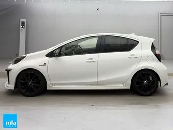 Toyota Aqua 2017 photo 5