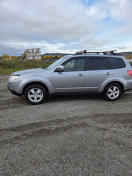 Subaru Forester 2009 photo 2