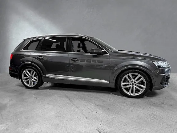 Audi Q7 2016 photo 2