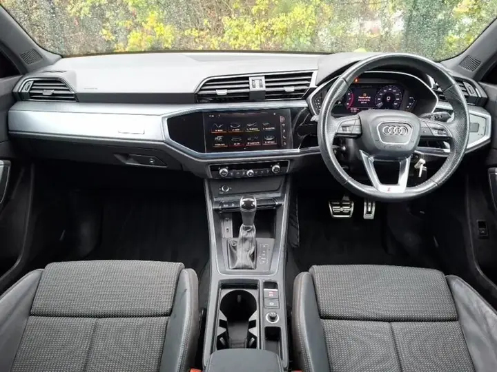 Audi Q3 2019 photo 3