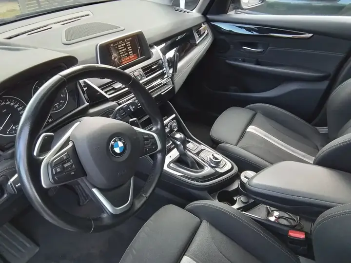 BMW 2 Series Touring 2016 photo 3