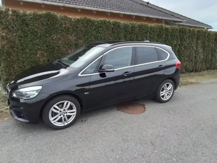 BMW 2 Series Touring 2016 photo 2