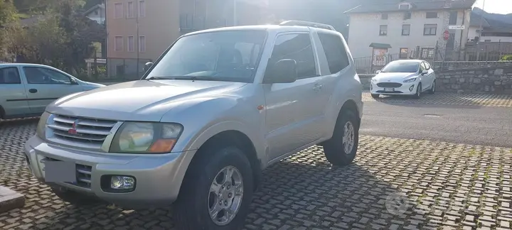 Mitsubishi Pajero 2002 photo 3