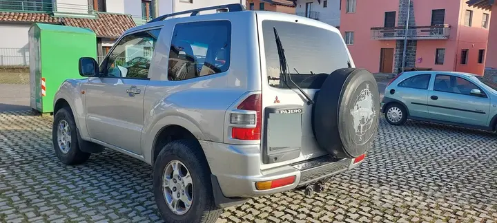 Mitsubishi Pajero 2002 photo 2
