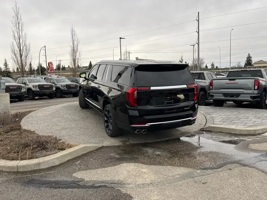 GMC Yukon 2026 photo 3