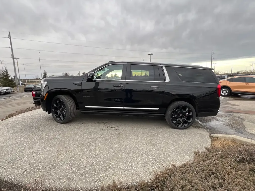 GMC Yukon 2026 photo 2
