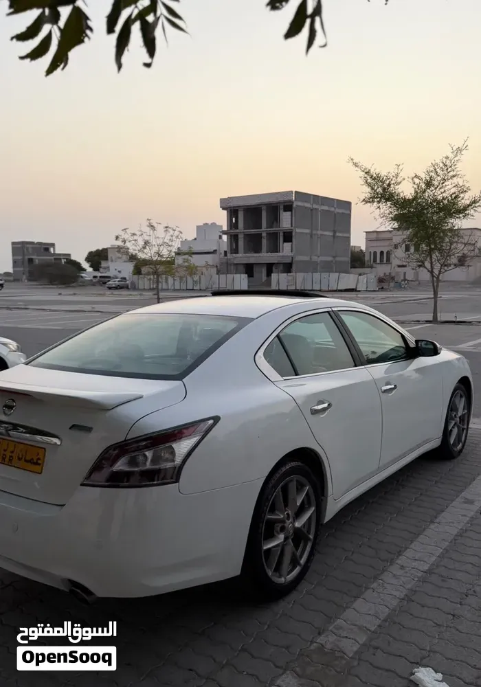 Nissan Maxima 2011 photo 2
