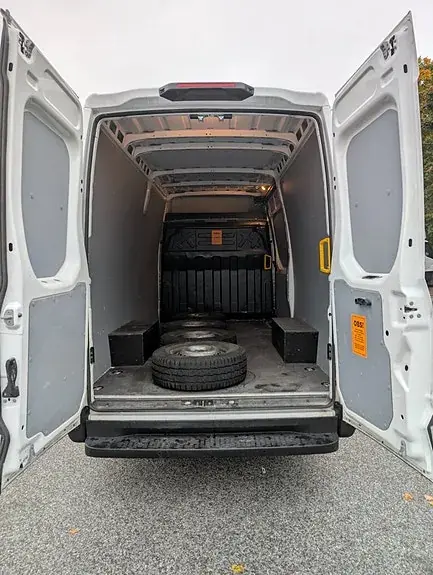 Iveco Daily 2023 photo 5