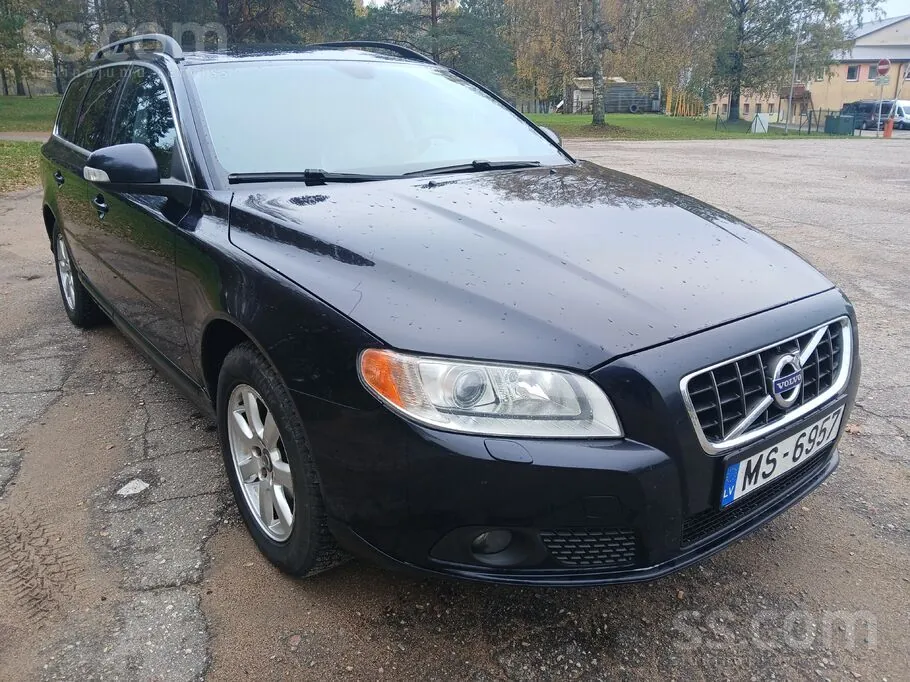 Volvo V70 2011 photo 2
