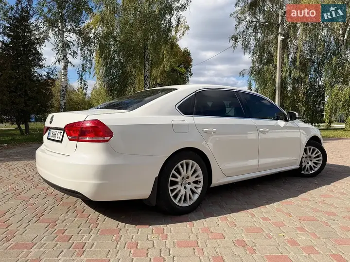 Volkswagen Passat 2012 photo 5